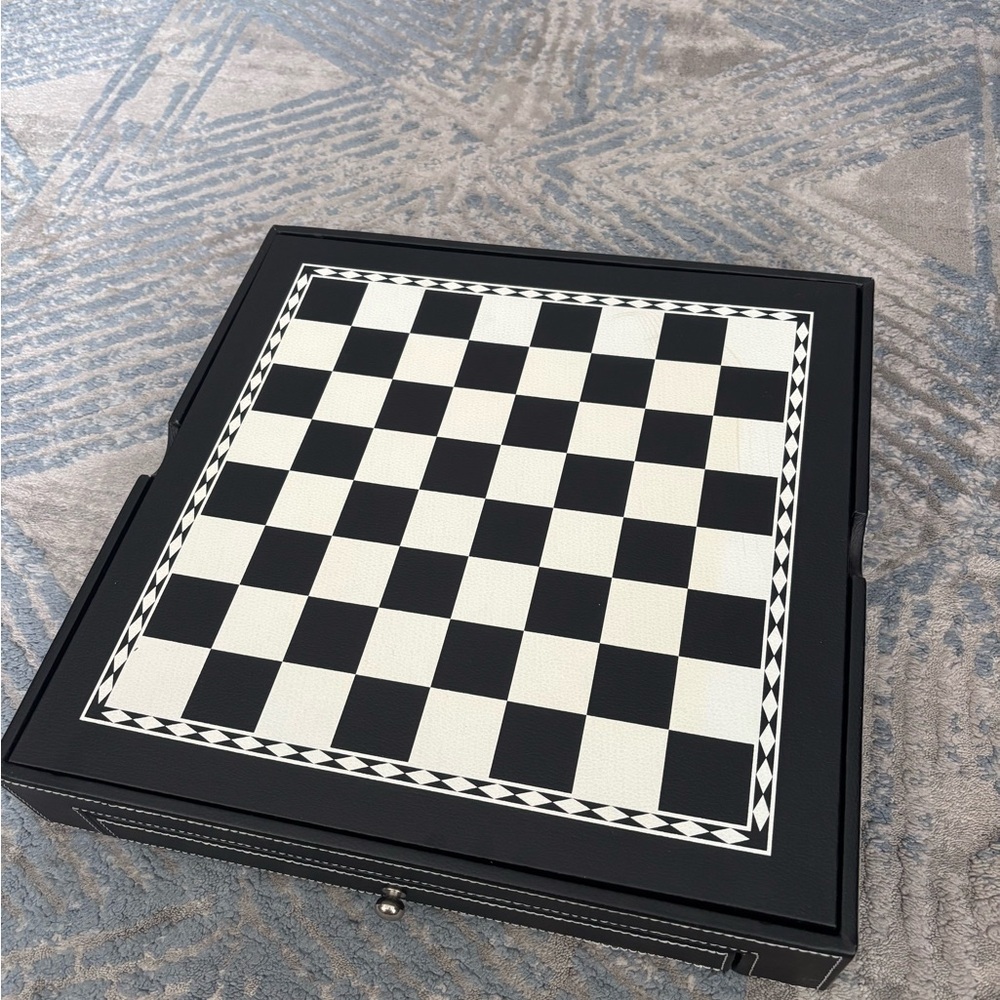 Classic Black and White Chess Set